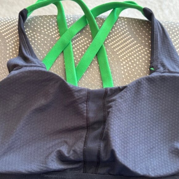 Lululemon athletica workout top - Picture 3 of 6